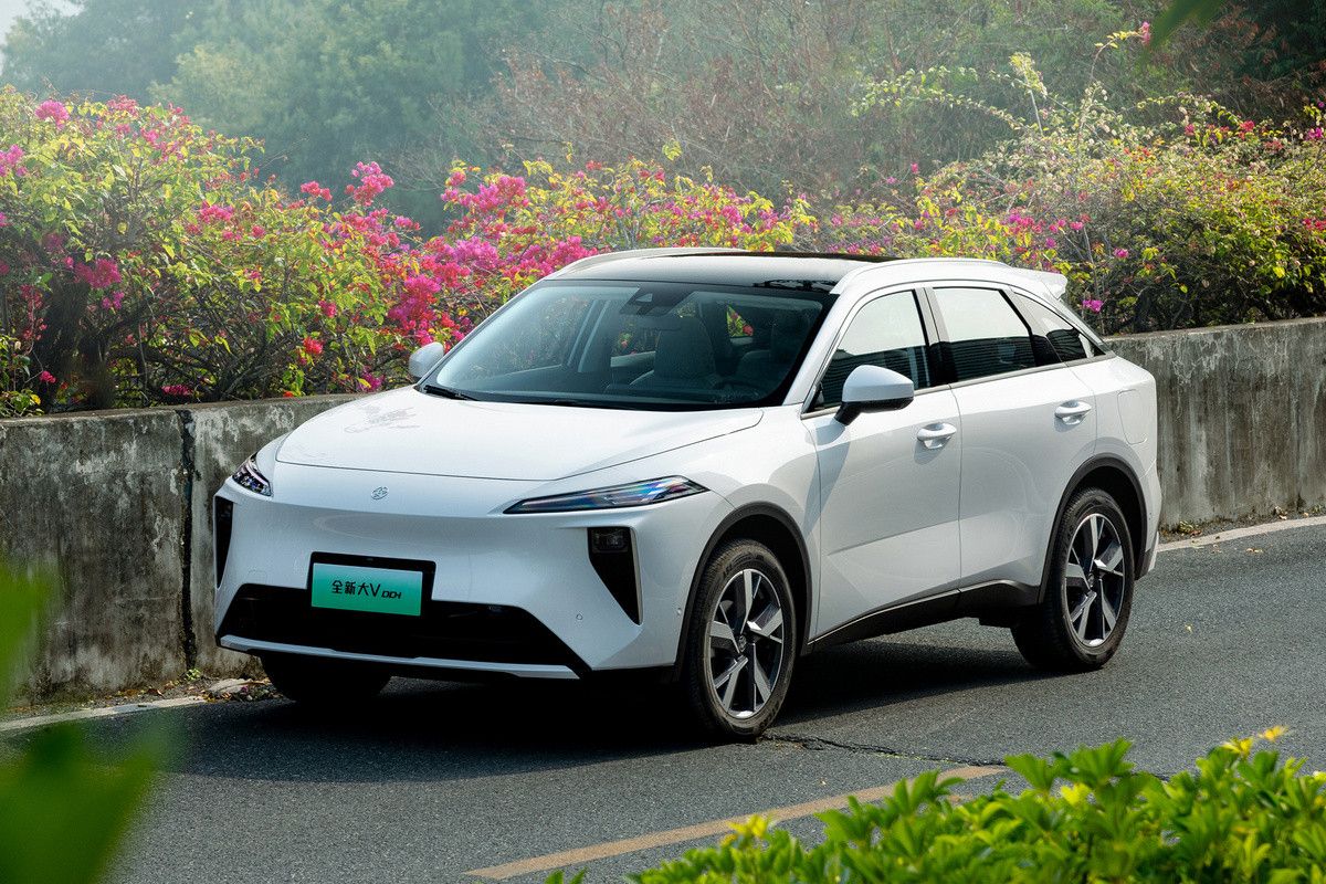 Venucia V-Online DD-i: Ažuriran plug-in hibrid Nissanove kineske marke