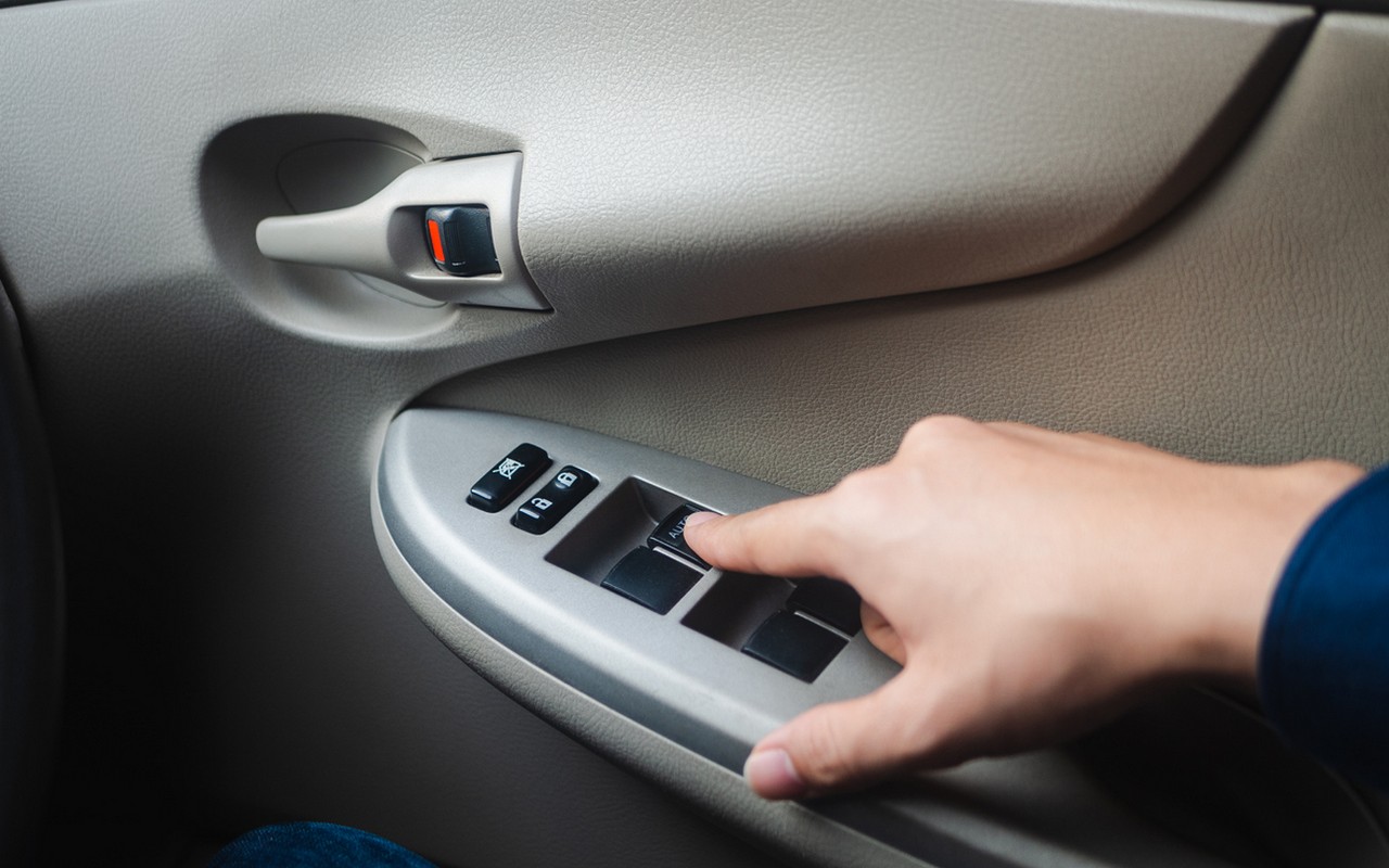 Šta uraditi kada otkažu električni podizači stakala? Kvar ne mora uvijek biti fatalan 