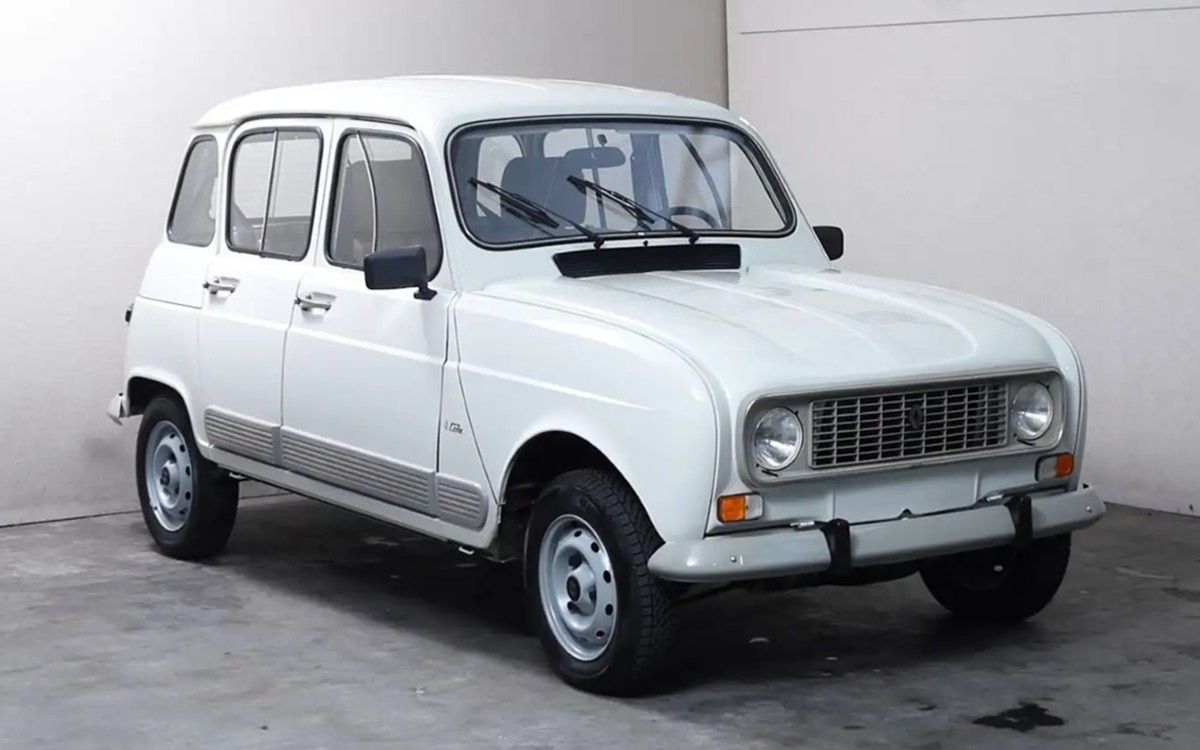Otkriven Renault 4 GTL koji je za skoro 40 godina prešao samo 5.582 kilometara