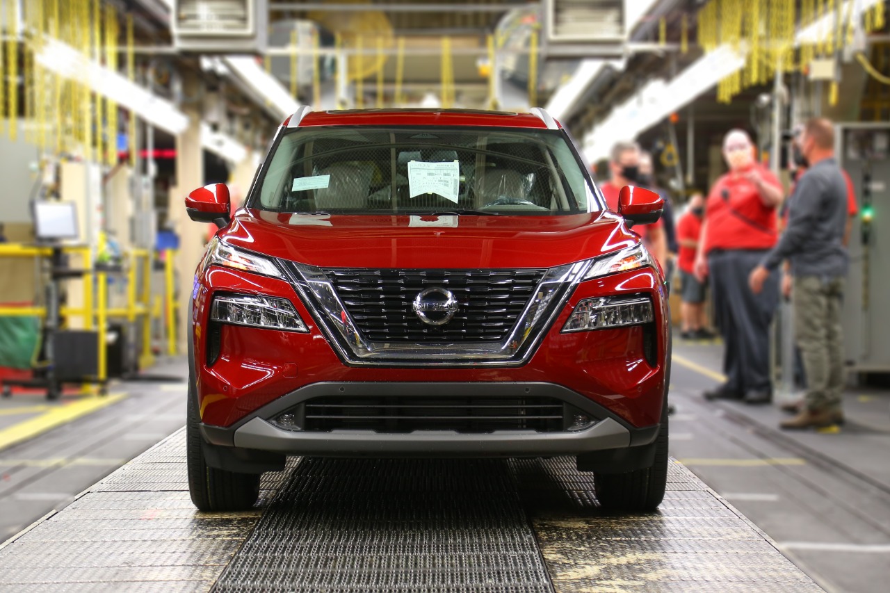 Nissan sve dublje tone u finansijski ponor