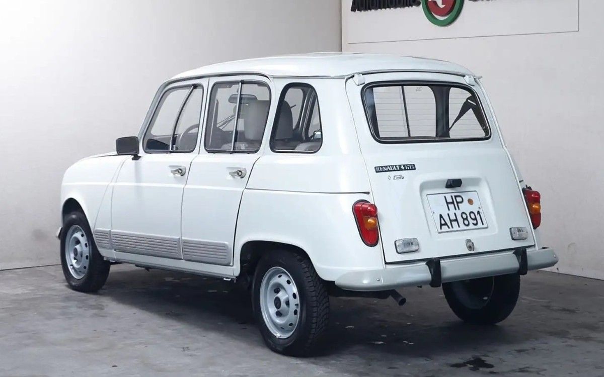 002_renault_4_oldtimer.jpg