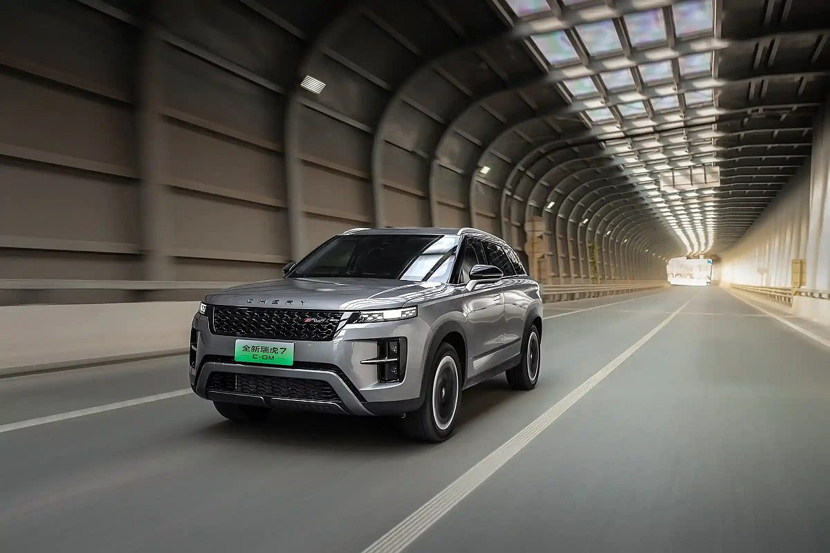 U Kini predstavljen Chery Tiggo 7 C-DM: Land Rover Evoque za siromašne