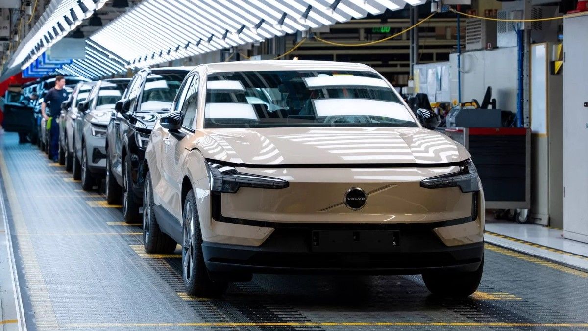 Volvo se vraća u Evropu: EX30 startovao u Belgiji, gradi se fabrika u Slovačkoj