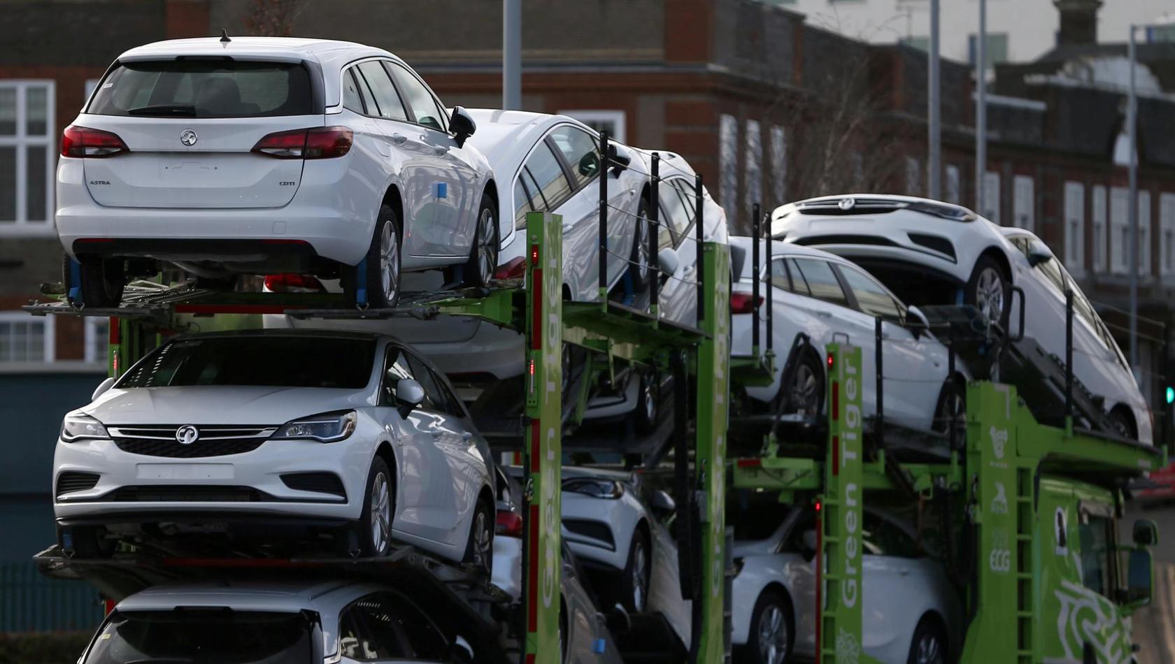 Pad prodaje novih automobila u Evropi, hibridi su novi dizeli